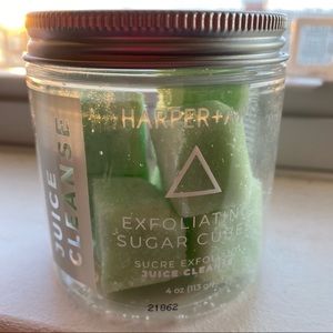 Juice cleanse exfoliating cubes